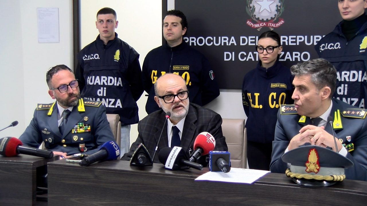 Conferenza stampa operazione narcotraffico ndrangheta holding calabriawebtv