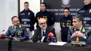 Conferenza stampa operazione narcotraffico ndrangheta holding calabriawebtv